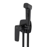 czarny