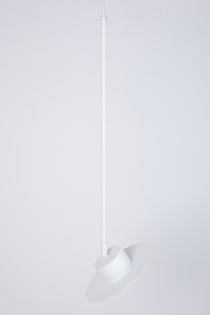 CHARLIE S biały dł. max 150 cm