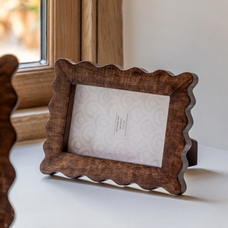 Avila Wooden Scallop Photo Frame 6x4in