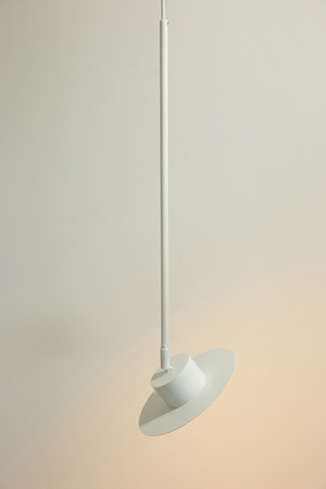 CHARLIE S biały dł. max 150 cm