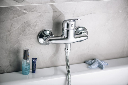 HOFFER bateria prysznicowa ścienna, rozstaw 150mm, chrom