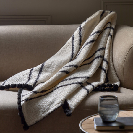 Ophelia Scalloped Throw Cream & Black 1300x1700mm