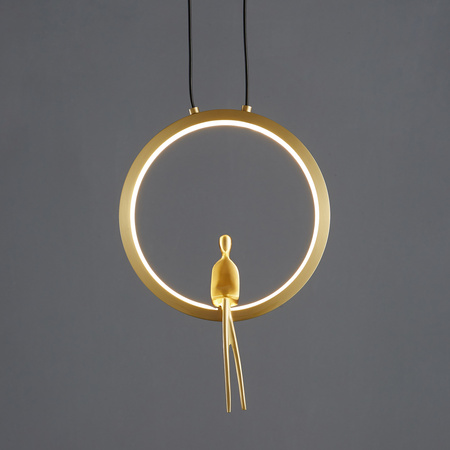 Lampa wisząca AMICI 27 cm - LED, mosiądz, złoty ring z dekoracyjną figurką