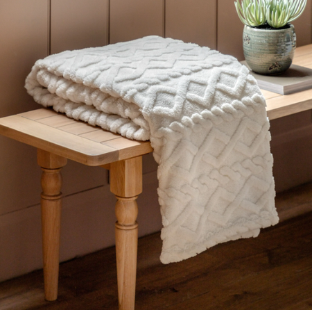 Teksturowany pled z dzianiny w kolorze kremowym 130 x 170 cm