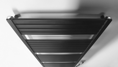 TONDI-E grzejnik elektryczny 450x1690 mm, 600 W, czarny mat