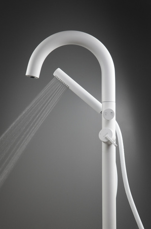 Bateria wannowa wolnostojąca z zestawem prysznicowym