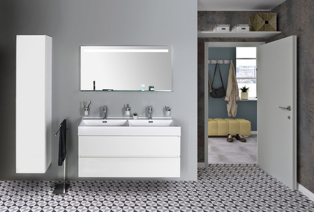 BRETO lustro z oświetleniem LED i półką 120x60,8cm