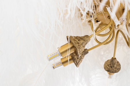 MOOSEE lampa wisząca TIFFANY 135 biała    mosiądz / naturalne pióra