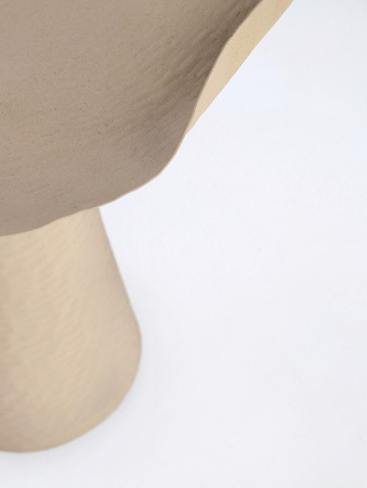 BIZZOTTO Stolik kawowy LALITA 46 cm – beżowy, aluminiowy, designerski stolik nowoczesny