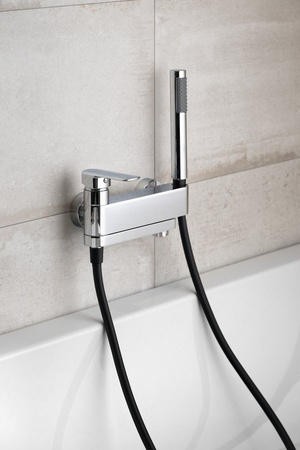 MIXONA bateria wannowa ścienna, słuchawka prysznicowa, obrotowa wylewka, chrom