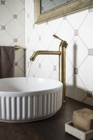 VERSI bateria umywalkowa, wysoka, z przedłużoną wylewką, brąz