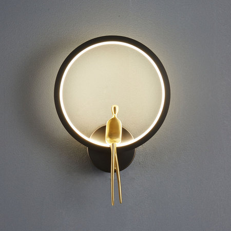 Lampa ścienna AMICI RING 27 cm - LED, metal, czarna z dekoracyjną złotą postacią
