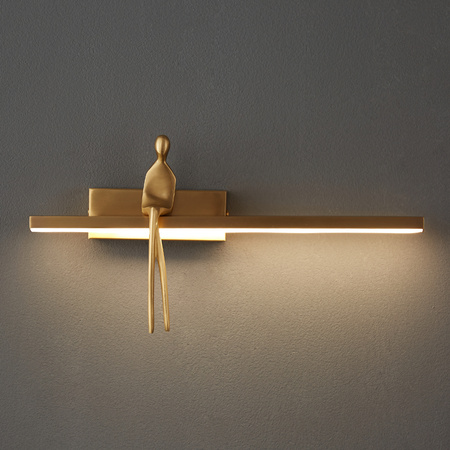 lampa ścienna AMICI LED 31 cm - złoty kinkiet ze złotą figurą
