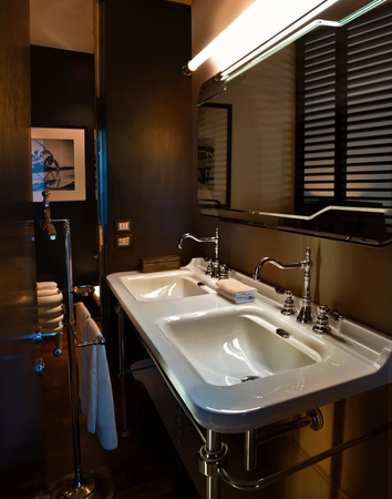 WALDORF podpora podwójnej umywalki 150 cm z półką szklaną, chrom