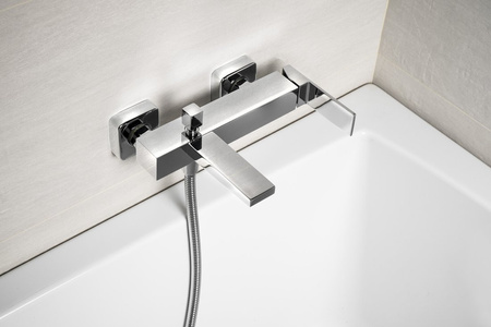 SPECTRE bateria wannowa ścienna, chrom