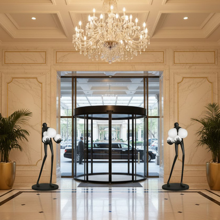 Lampa podłogowa WOMAN BLACK 180 cm - czarna figura kobiety z białymi kloszami