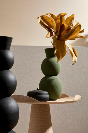 BIZZOTTO Stolik kawowy LALITA 46 cm – beżowy, aluminiowy, designerski stolik nowoczesny