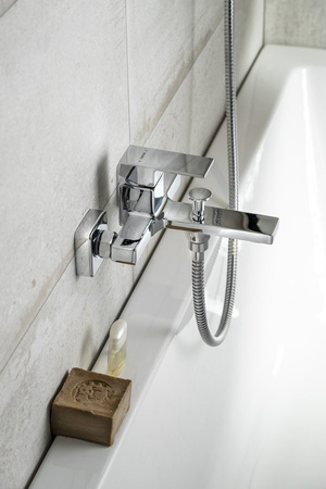 CUBEMIX bateria wannowa ścienna, chrom