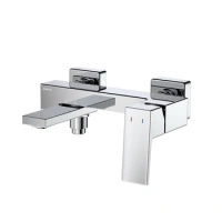 Bateria wannowa ścienna z przełącznikiem natrysku i ruchomą wylewką, chrom