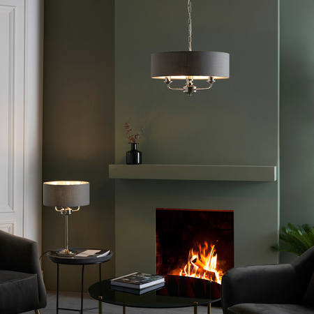 Lampa stołowa Highclere – 3-punktowa, nikiel, 32 × 32 × 50 cm