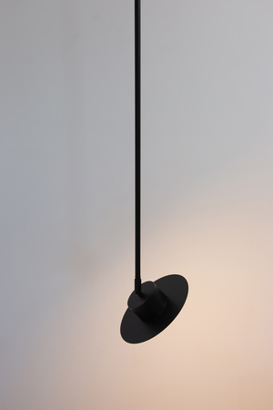 CHARLIE S czarny dł. max 150 cm