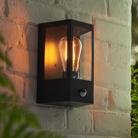Huntington Outdoor Wall Light Matt Black