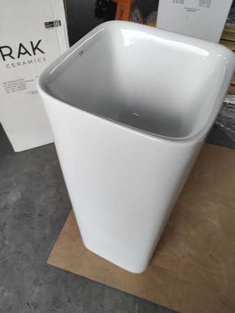 PETIT Umywalka wolnostojąca kwadrat 36 cm wada4