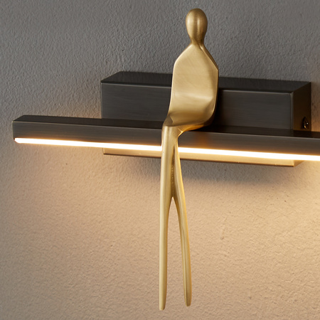 Lampa ścienna AMICI LED 31 cm - czarny kinkiet ze złotą figurą