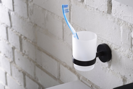 X-ROUND BLACK wisząci kubek, szkło mleczne, czarny mat