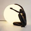Lampa stołowa WOMAN-1 ,47 cm - czarna figura, biały klosz